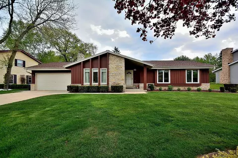 w224n2618 Ridgewood, Waukesha, WI 53186