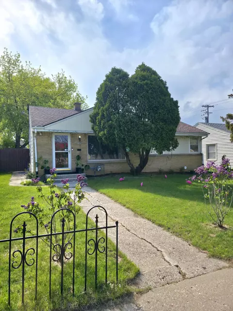 3949 N 77th, Milwaukee, WI 53222