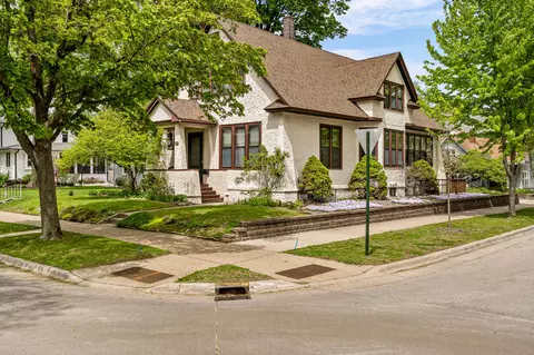 1635 King, La Crosse, WI 54601
