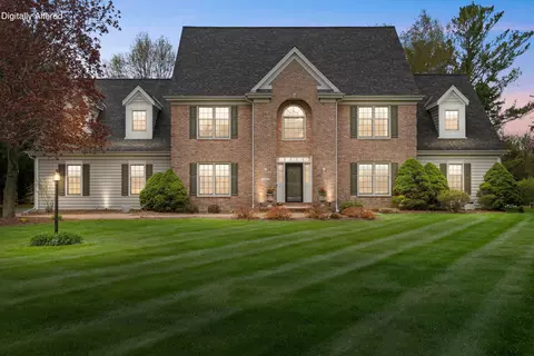 126 Hickory, Delafield, WI 53018