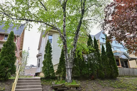 2825 W Juneau, Milwaukee, WI 53208