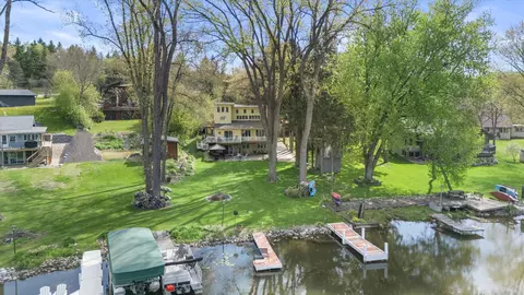 s108w34703 Jacks Bay, Eagle, WI 53149