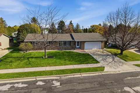 1412 Field Tree, Oostburg, WI 53070