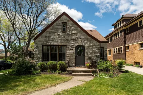 2505 N 62nd, Wauwatosa, WI 53213