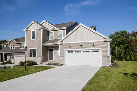 310 Paradise, Hartland, WI 53029