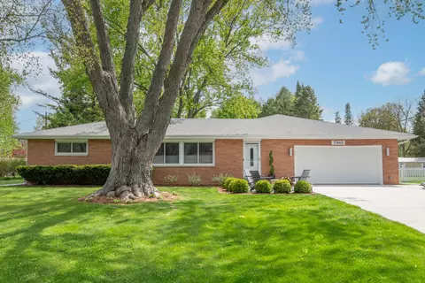 17465 Windemere, Brookfield, WI 53045