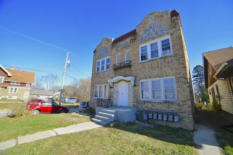 4480 N Hopkins, Milwaukee, WI 53209