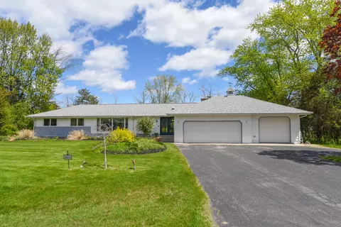 10232 N Greenview, Mequon, WI 53092