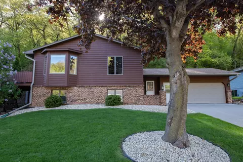 389 Knopp Vly, Winona, MN 55987