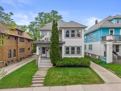 2016 E Newton #2018, Shorewood, WI 53211