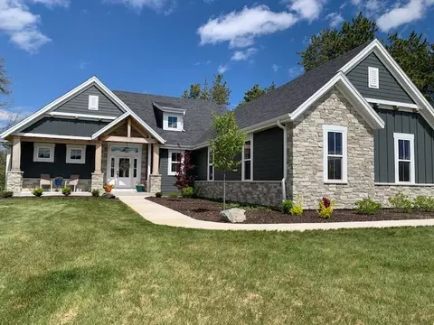 2050 Paradise Hls, Trenton, WI 53095