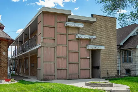 5315 W National, West Milwaukee, WI 53214
