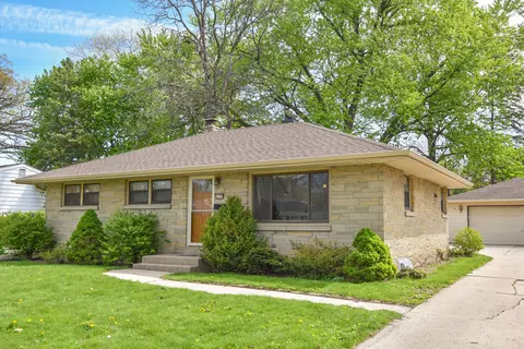 2964 S 104th, West Allis, WI 53227