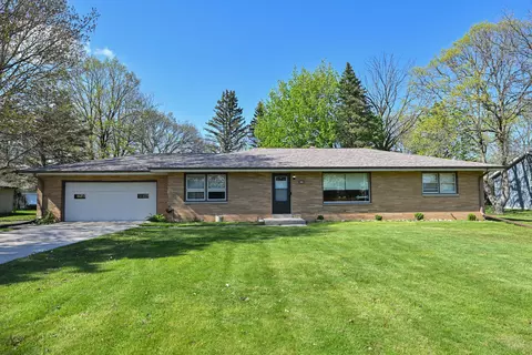 500 E Oakwood, Oak Creek, WI 53154