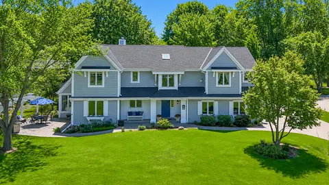 n23w28221 Beach Park, Delafield, WI 53072
