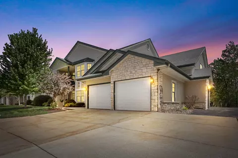 10210 W Deerwood, Franklin, WI 53132