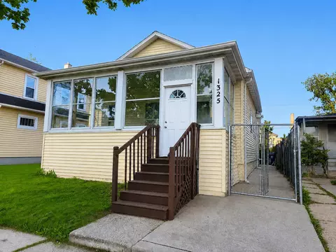 1325 Villa, Racine, WI 53403
