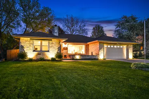 4260 Menomonee Riv, Wauwatosa, WI 53222