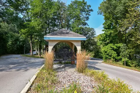 18880 Toldt Woods #7, Brookfield, WI 53045