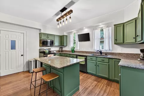 1465 S 76th, West Allis, WI 53214