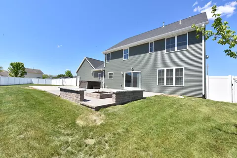 Exterior - 3184 S Warbler, Beloit, WI 53511 photo 5 of 8