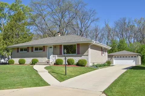 8222 W Norwich, Greenfield, WI 53220