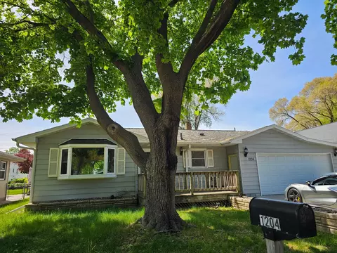 1204 27th, La Crosse, WI 54601