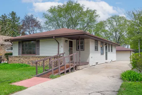 2336 N 116th, Wauwatosa, WI 53226