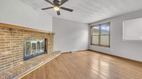 Living - 819 S Westhaven #C, Appleton, WI 54914 photo 2 of 3