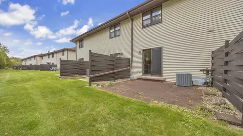 Exterior - 819 S Westhaven #C, Appleton, WI 54914 photo 4 of 6