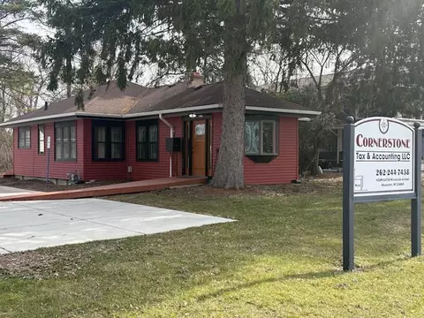 n50w34710 Wisconsin, Okauchee, WI 53069