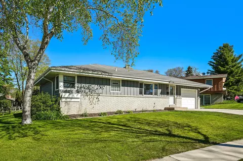 5544 Oakwood, Greendale, WI 53129
