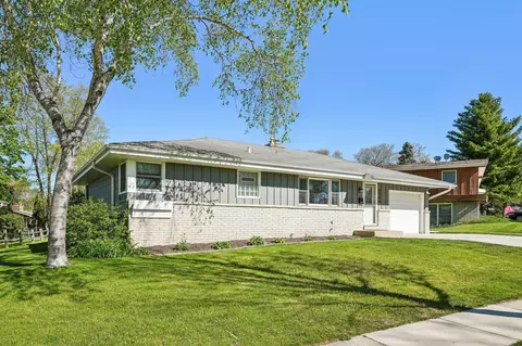5544 Oakwood, Greendale, WI 53129
