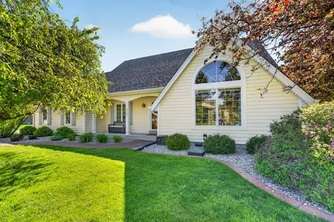 3953 S Victoria, New Berlin, WI 53151