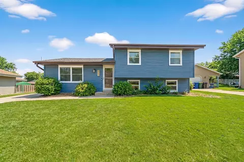 8620 S Riverton, Oak Creek, WI 53154