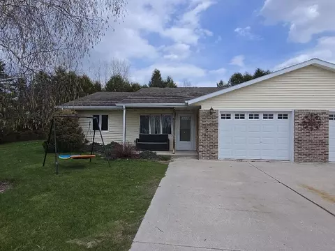 1002 Chrysler, Mishicot, WI 54228