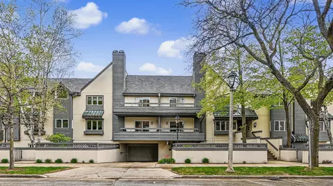 2555 N N Lk #3, Milwaukee, WI 53211