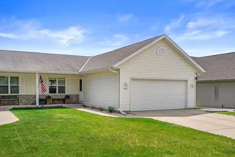 1103 Firethorn, West Bend, WI 53090
