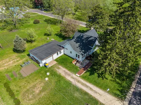 n7245 John Street, Holland, WI 54636