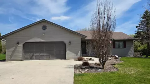 1209 Stonebridge, Howards Grove, WI 53083
