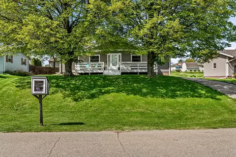 w2768 Schams Avenue, Greenfield, WI 54601