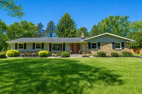 11549 N Meadowbrook, Mequon, WI 53097