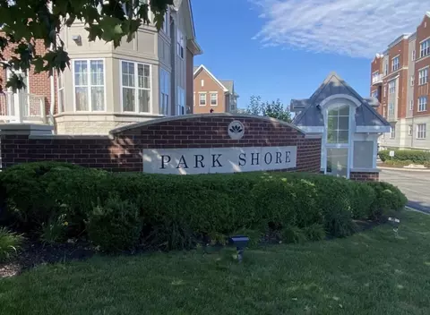 3862 S S Lk #407, Saint Francis, WI 53235