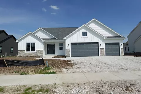 1703 Hammock, Oconomowoc, WI 53066