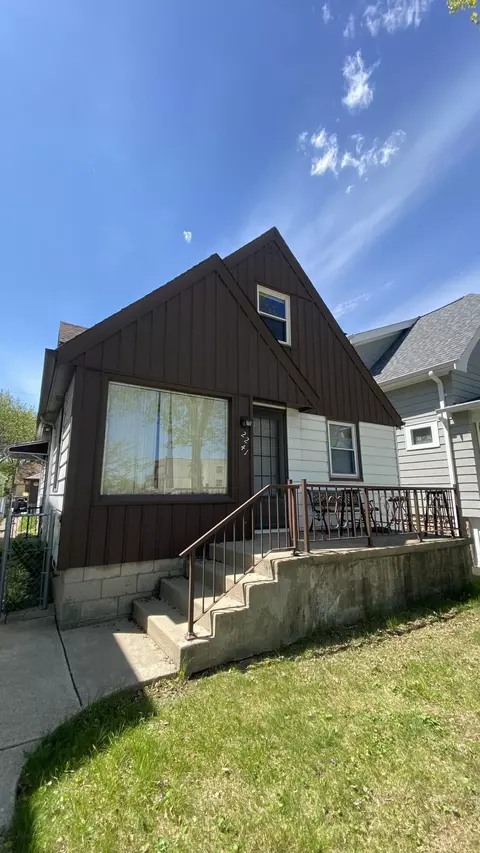 2241 S 61st, West Allis, WI 53219