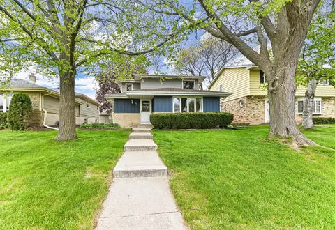 4327 N 99th, Wauwatosa, WI 53222