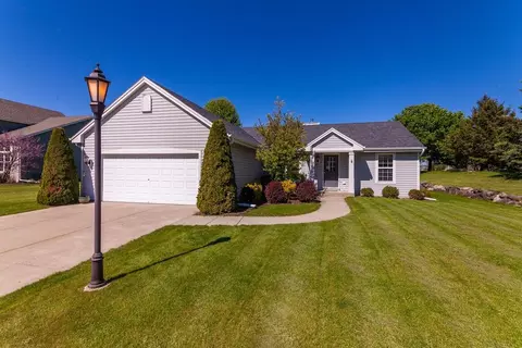 1280 Wrenfield, Oconomowoc, WI 53066