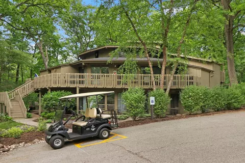 511 Tam Oshanter #E, Fontana, WI 53125
