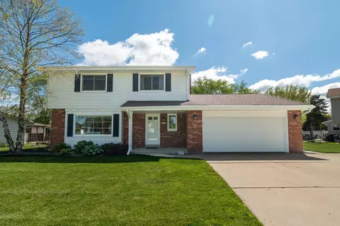 13935 W Thomas, New Berlin, WI 53151