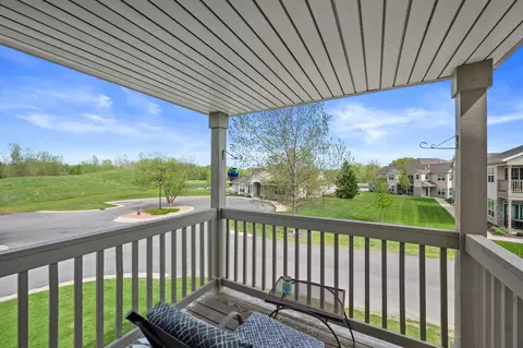 n17w26495 Meadowgrass #B, Pewaukee, WI 53072